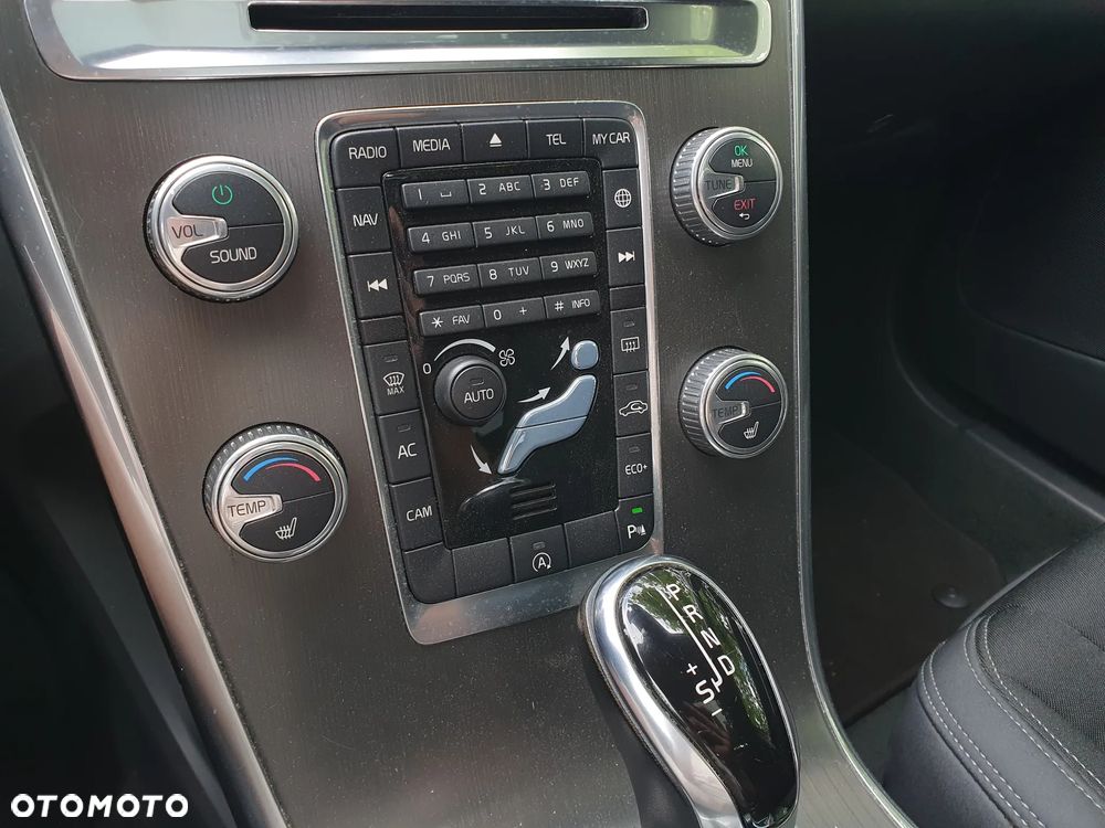 Volvo XC 60 D4 Geartronic Momentum - 12