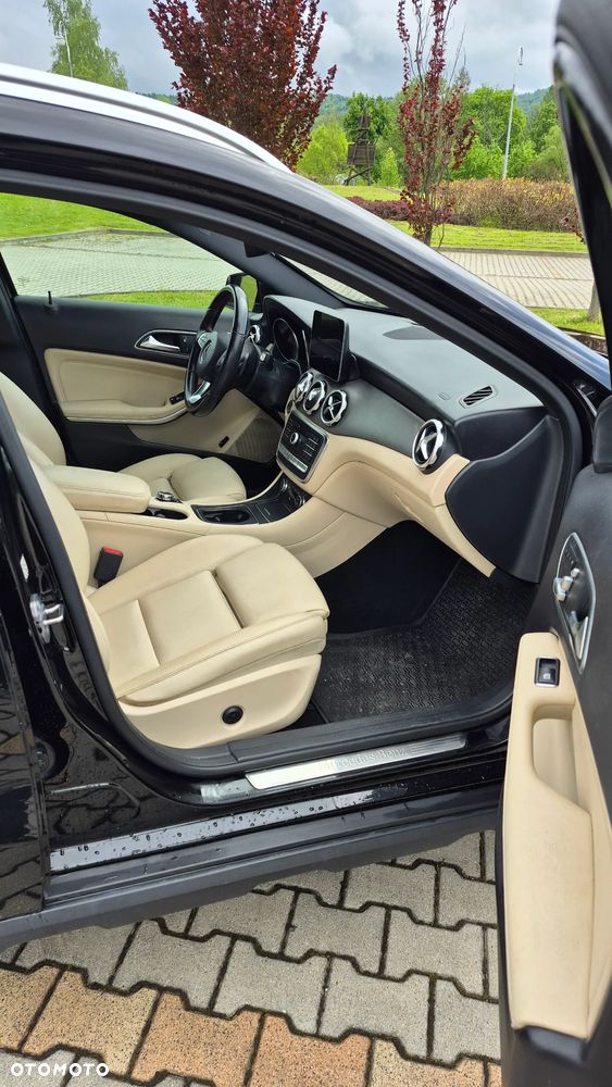 Mercedes-Benz GLA 250 4-Matic - 13