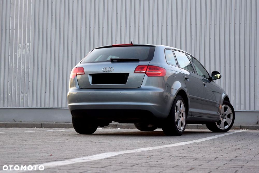 Audi A3 Sportback 1.6 Ambiente - 9