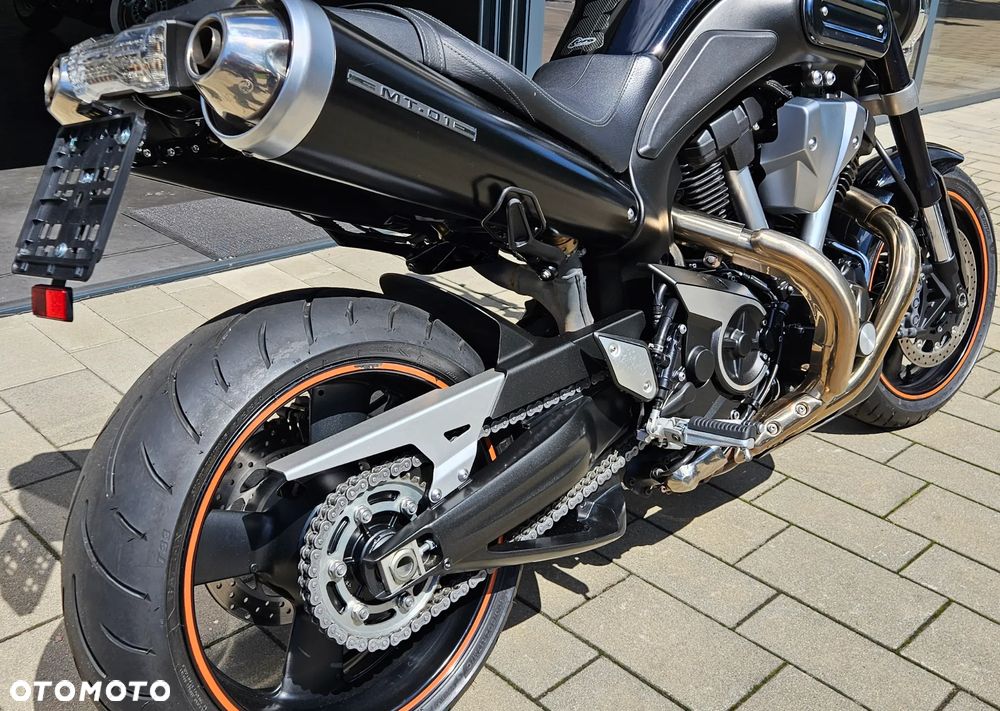 Yamaha MT - 22