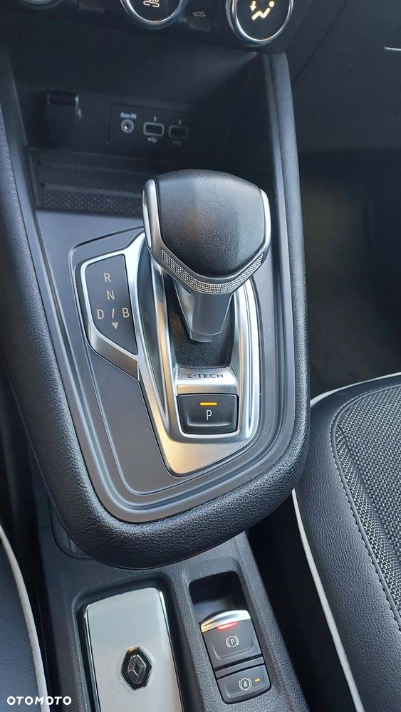 Renault Captur E-TECH 160 BUSINESS EDITION - 21