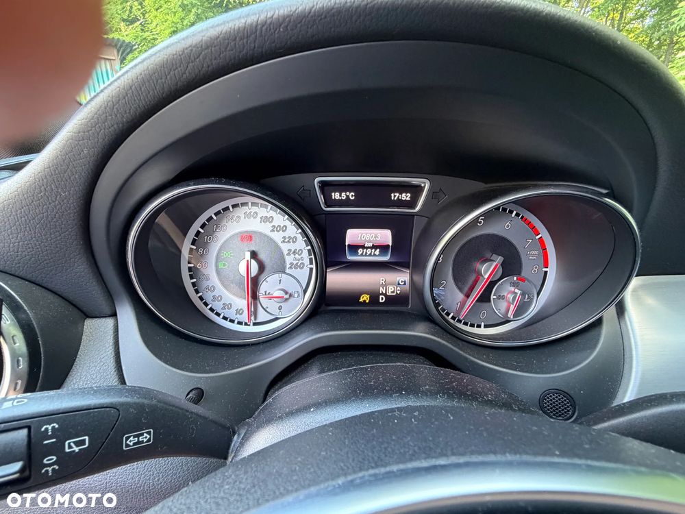 Mercedes-Benz GLA 250 4-Matic AMG Line - 8