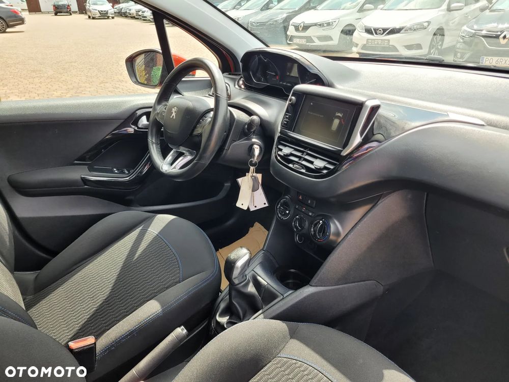 Peugeot 208 1.2 PureTech Style - 21