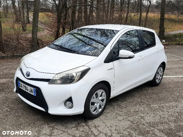 Toyota Yaris Hybrid 100 Dynamic - 2