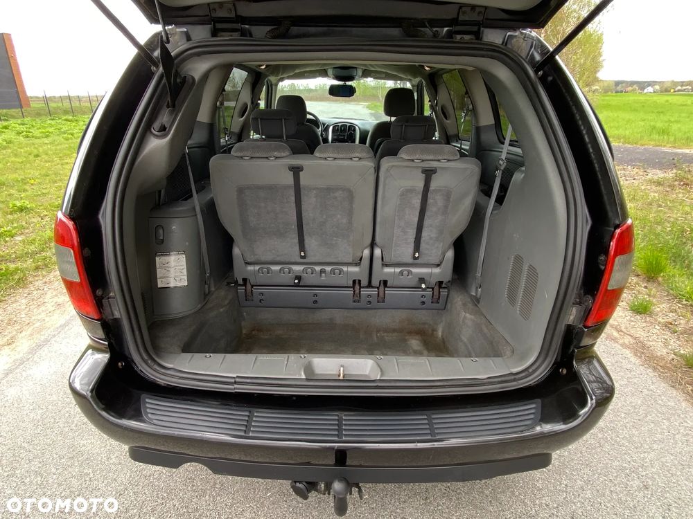 Chrysler Town & Country 3.8 - 18