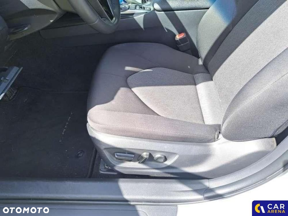 Toyota Camry - 19