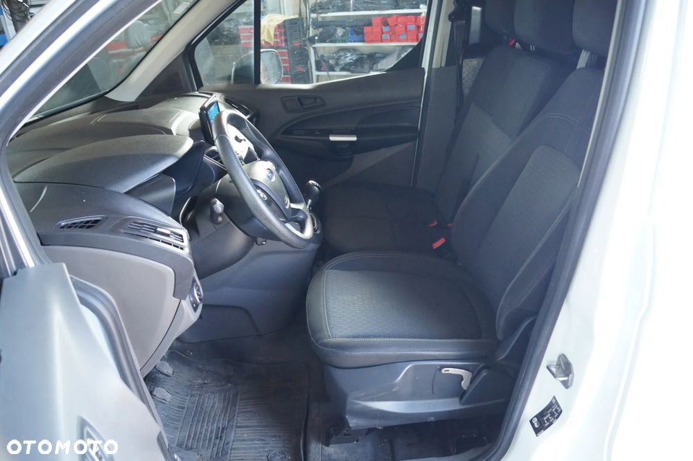 Ford Transit Connect - 19