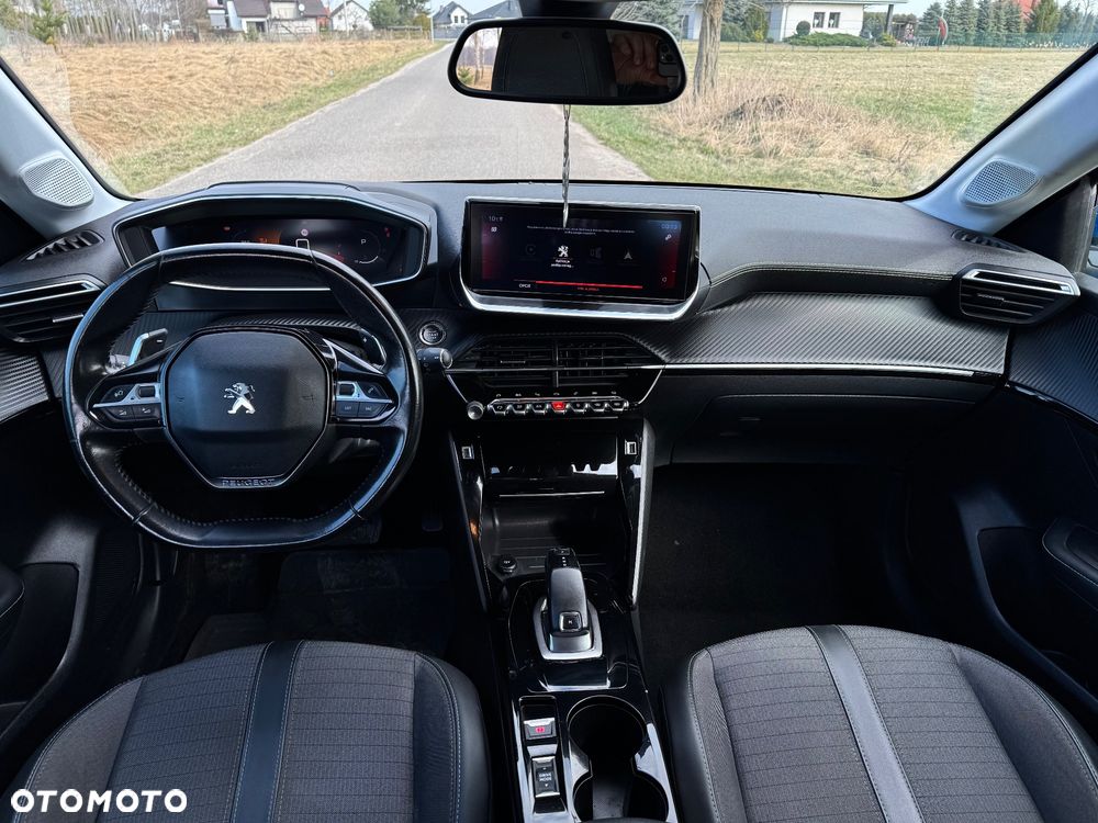 Peugeot 208 - 7