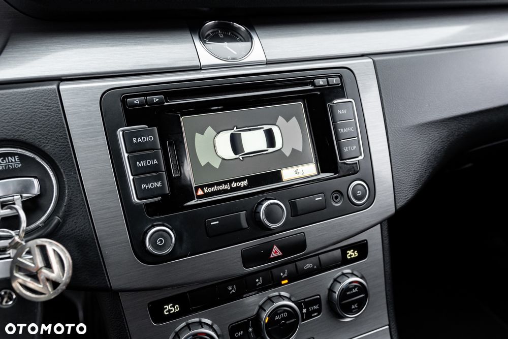 Volkswagen Passat - 33