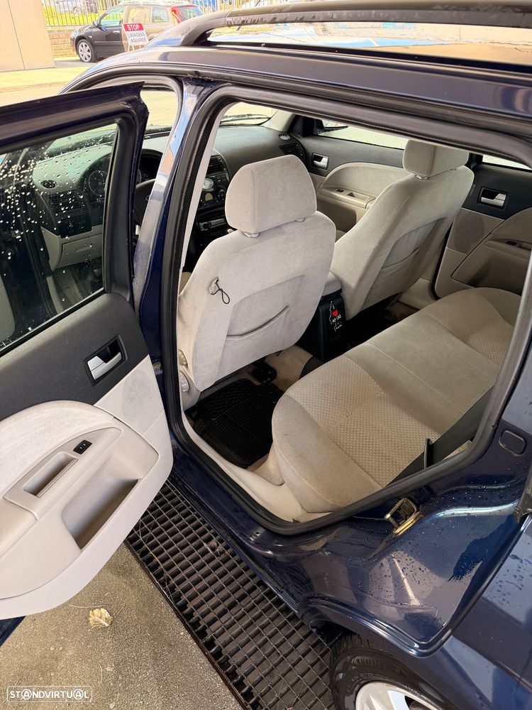 Ford Mondeo 2.0 TDdi Ghia - 5
