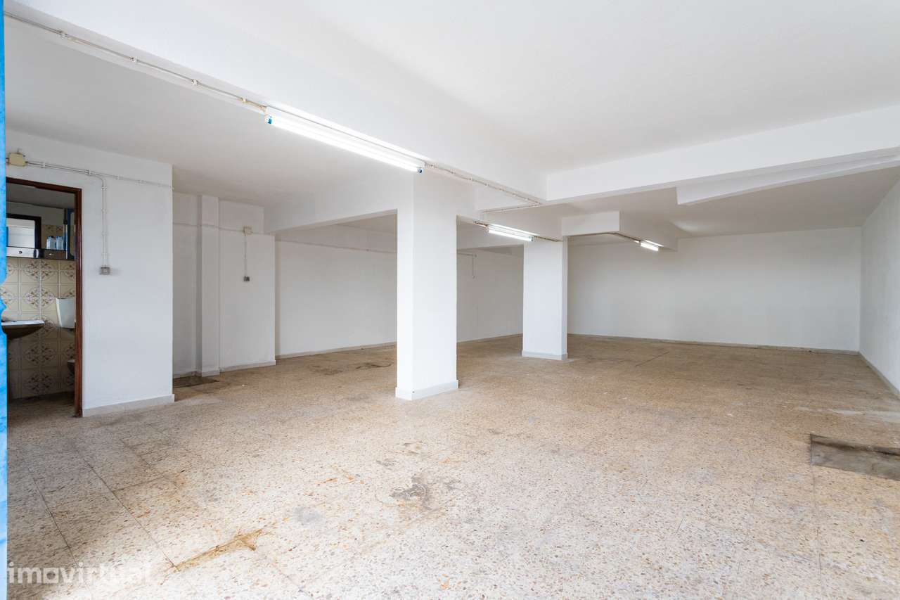 Garagem/Armazém de 78 m² com Wc, e entrada independente - Grande imagem: 5/14