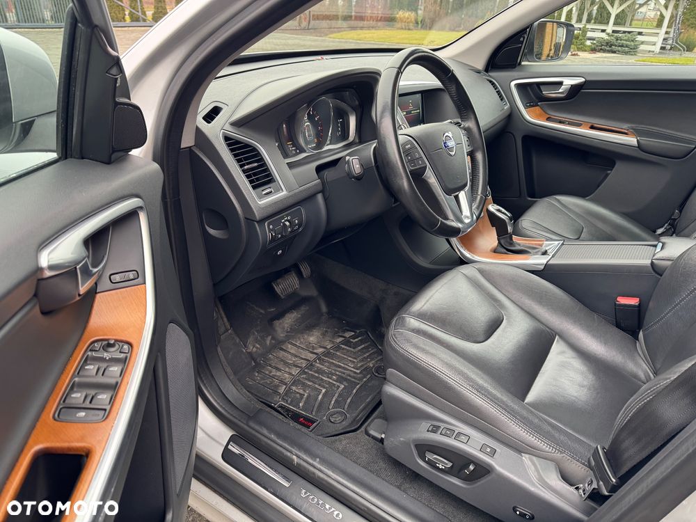 Volvo XC 60 T5 AWD Geartronic Summum - 10