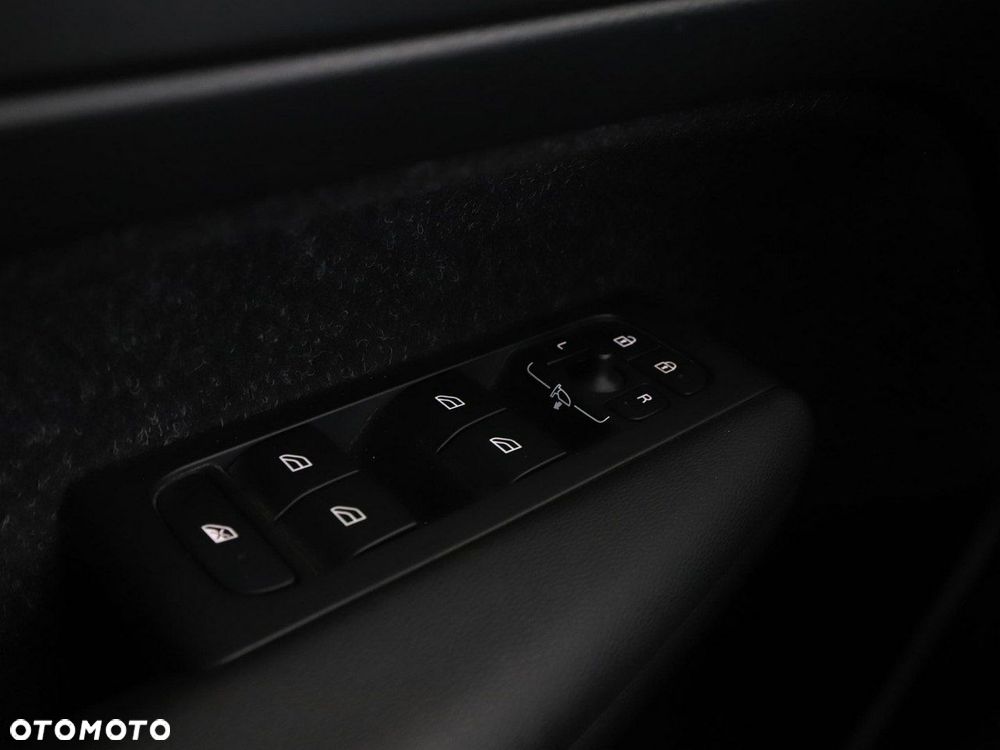 Volvo XC 40 D4 AWD Momentum Pro - 36