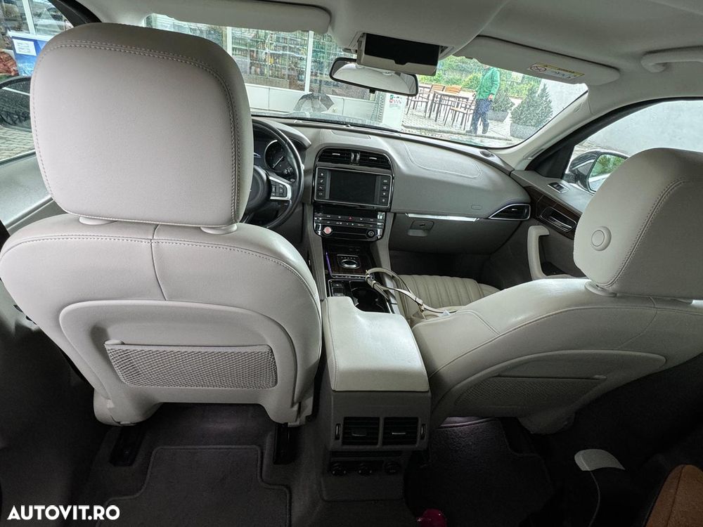 Jaguar F-Pace 25d AWD Aut. Portfolio - 3