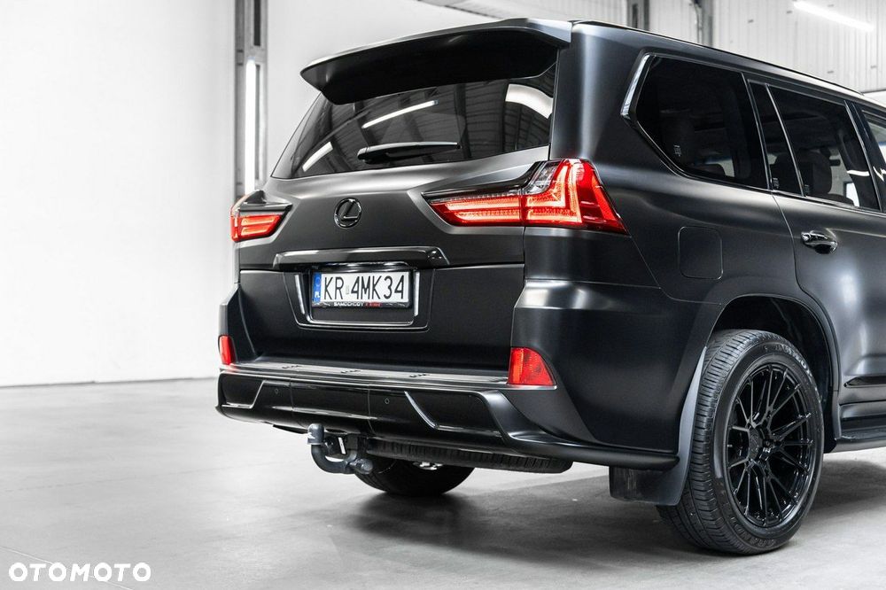 Lexus LX 570 Omotenashi - 17