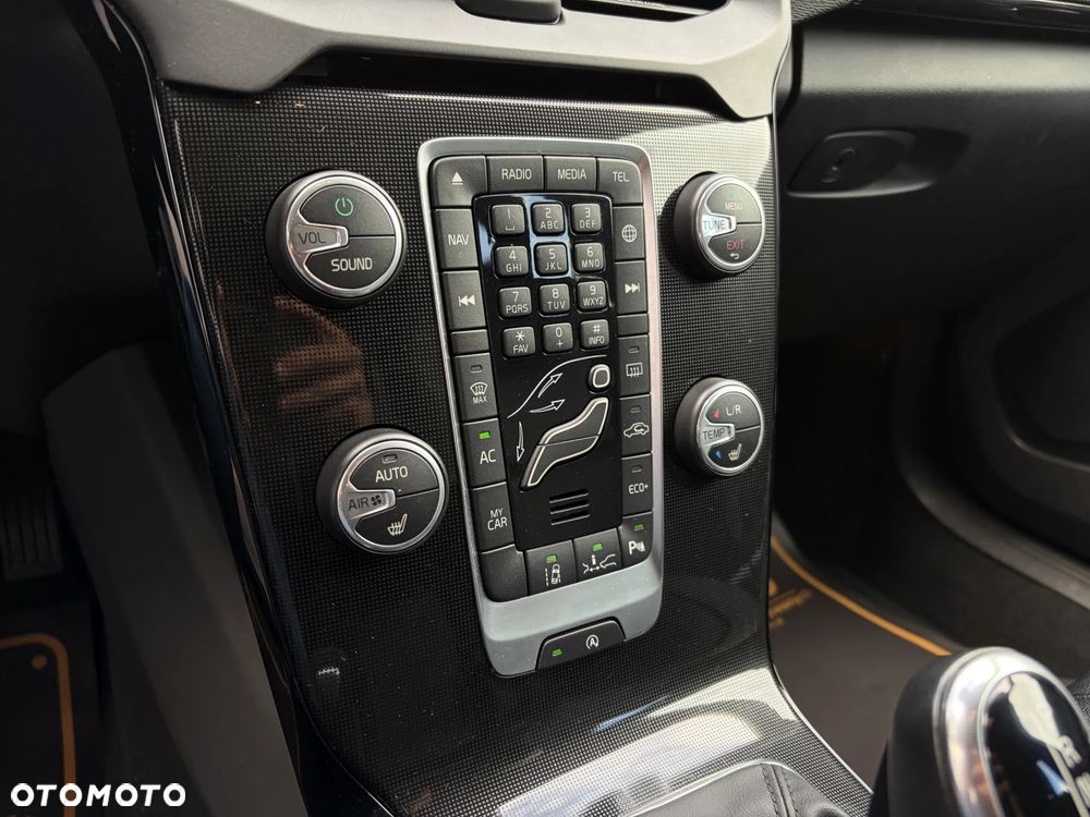 Volvo V40 T3 Drive-E Momentum - 28