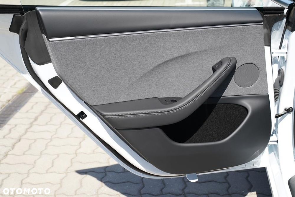 Tesla Model 3 Long Range RWD Premium - 9