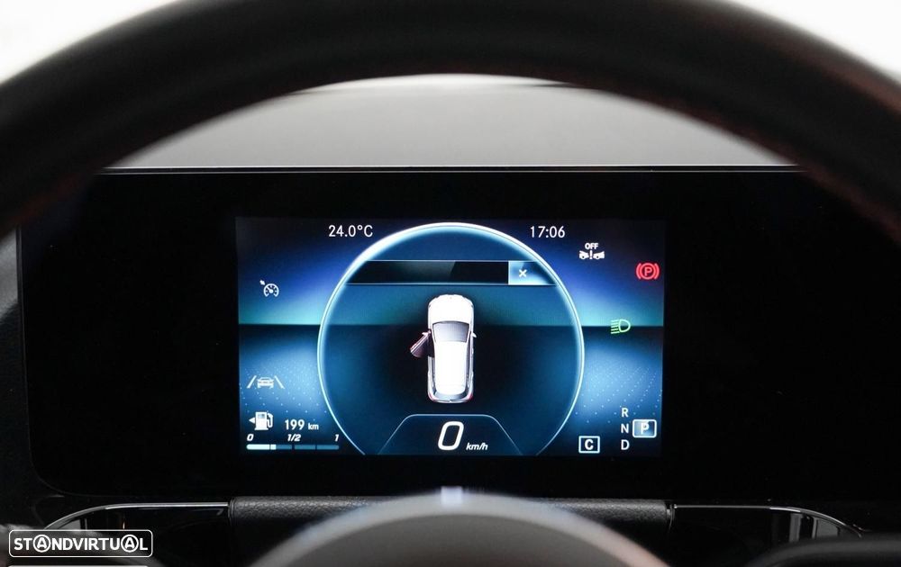 Mercedes-Benz GLA 180 d AMG Line - 14