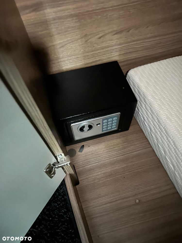 KNAUS Live i 700 - 13