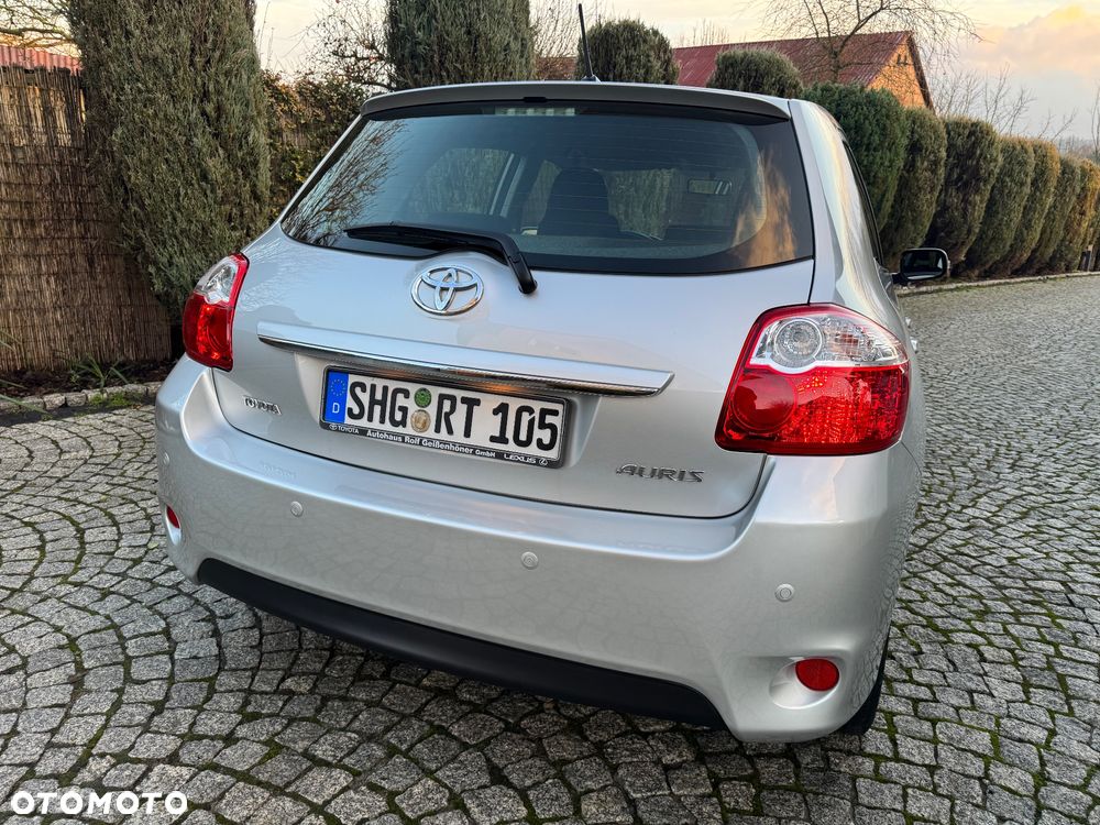 Toyota Auris 1.6 Valvematic Executive - 11