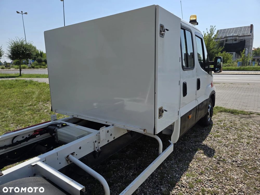 Iveco Wywrotka 7-Osobowa - 7