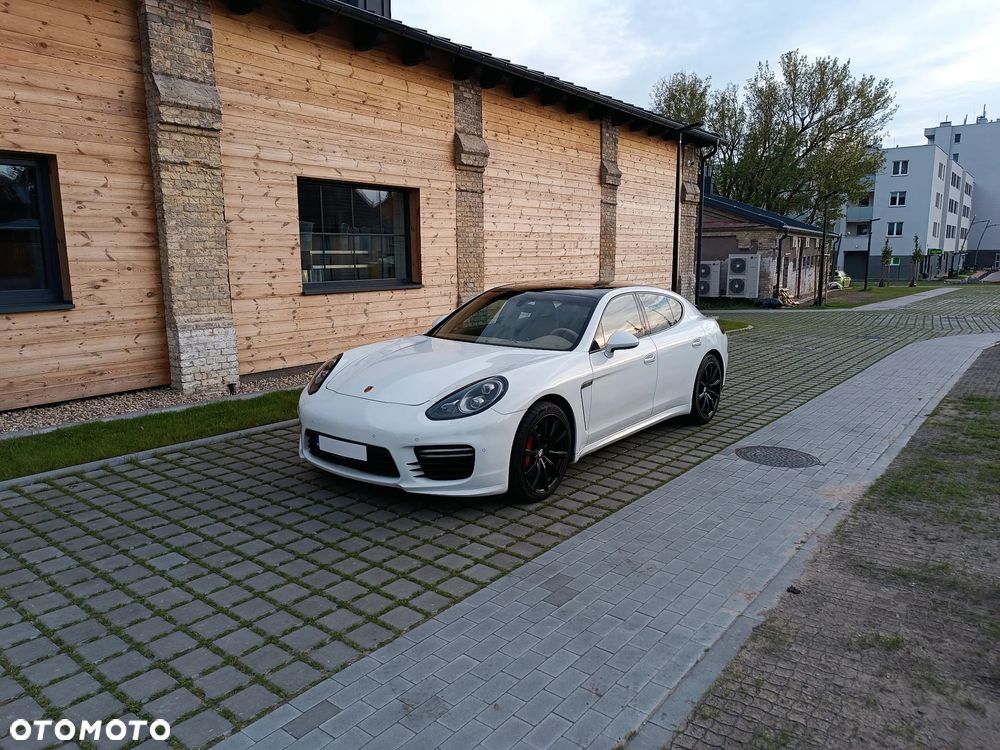 Porsche Panamera 4 PDK Edition - 39