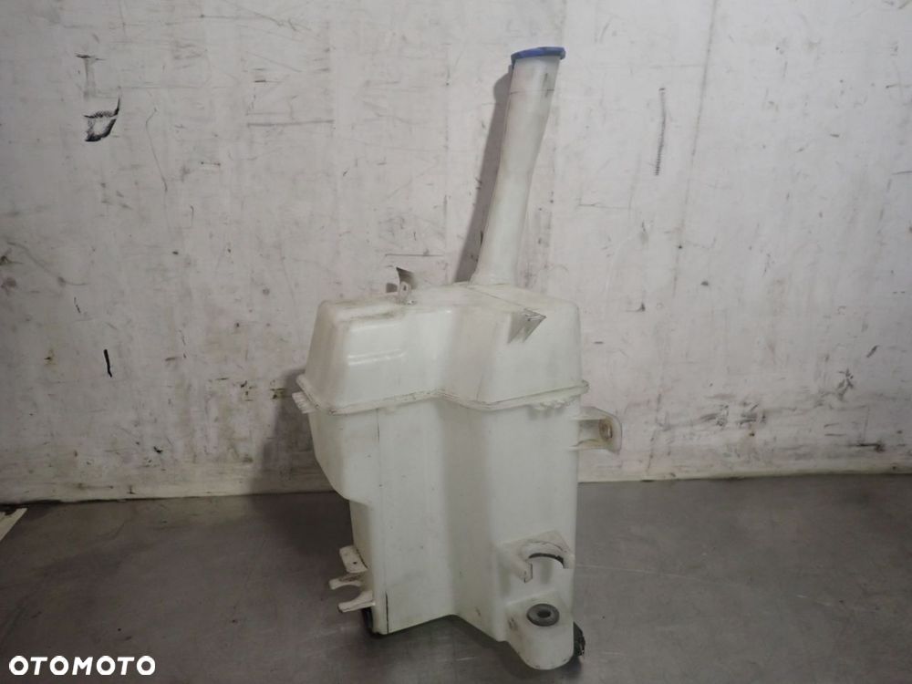 ZBIORNICZEK SPRYSKIWACZY HYUNDAI i40 I CW 1.7 - 3