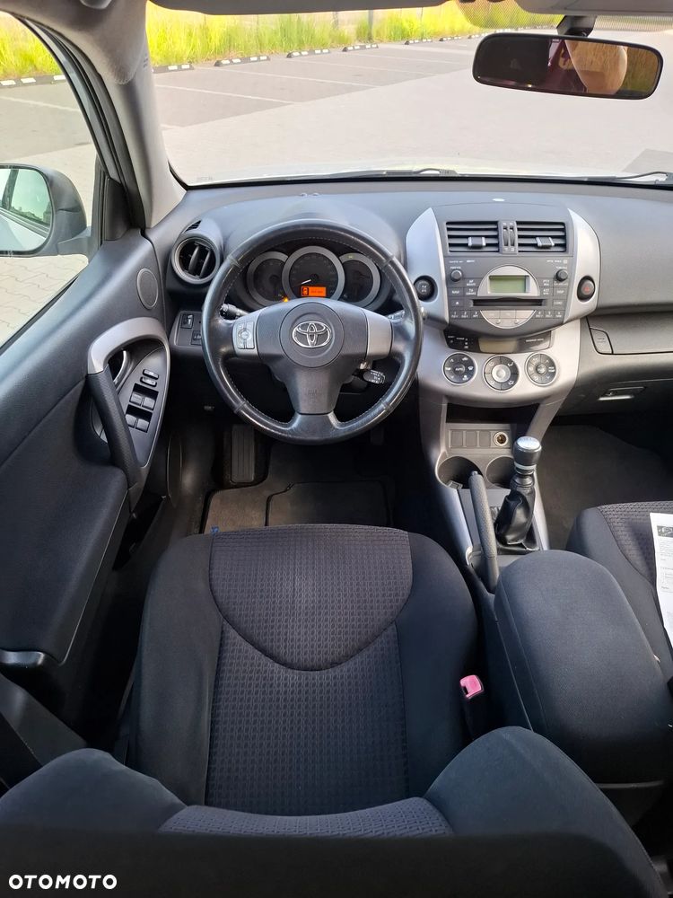 Toyota RAV4 2.2 D-4D Sol 180 - 17