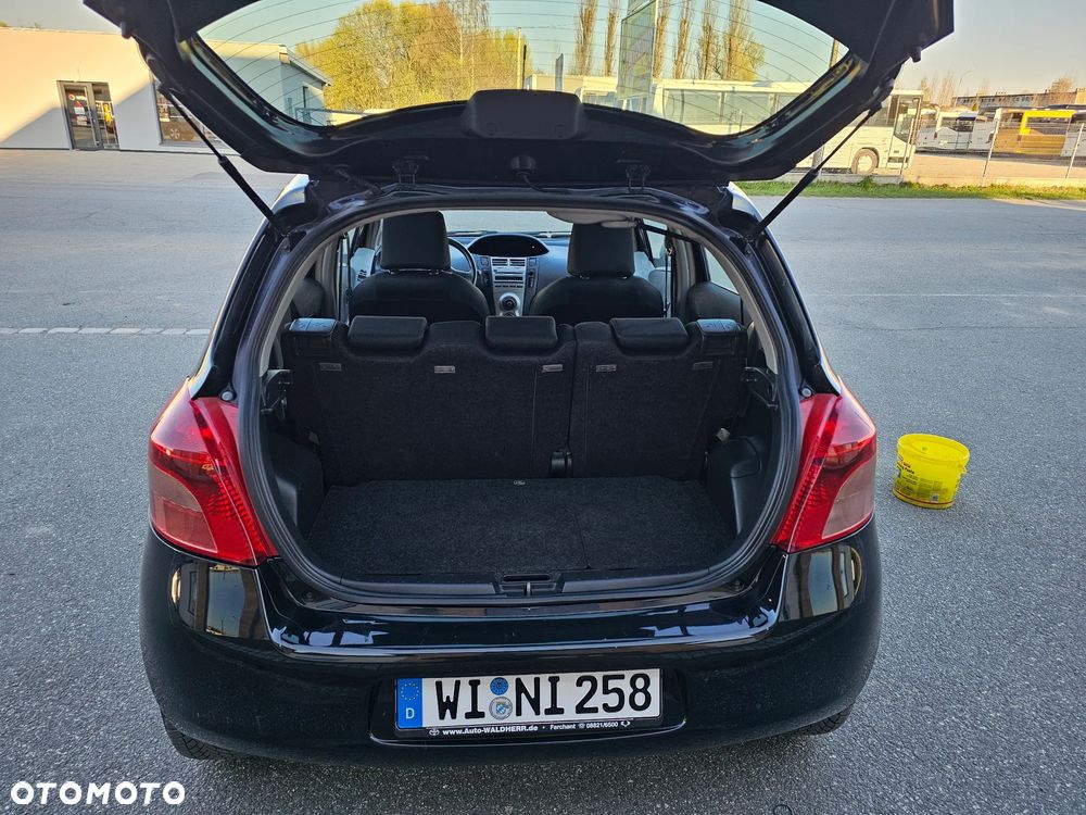 Toyota Yaris 1.3 Luna A/C - 12