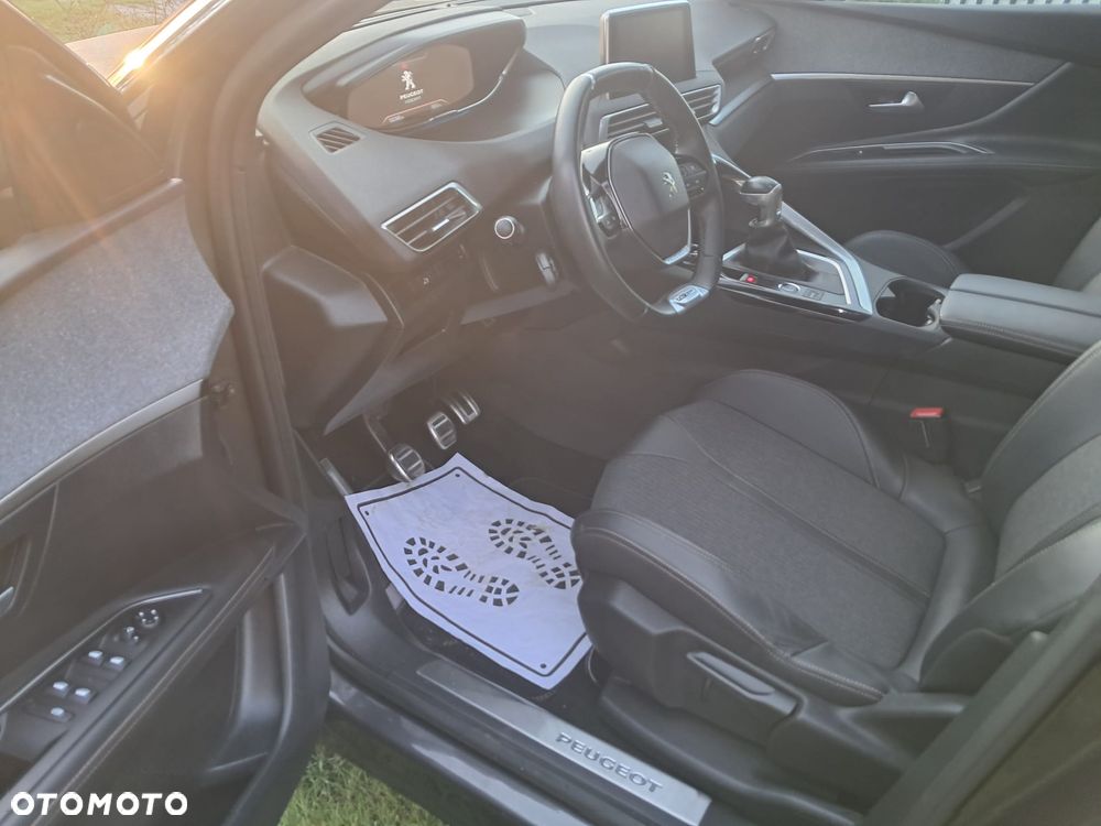 Peugeot 3008 1.2 PureTech GT S&S - 15