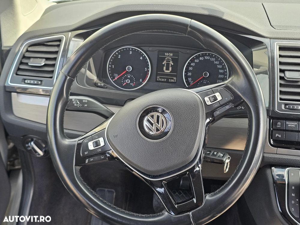 Volkswagen Multivan - 17