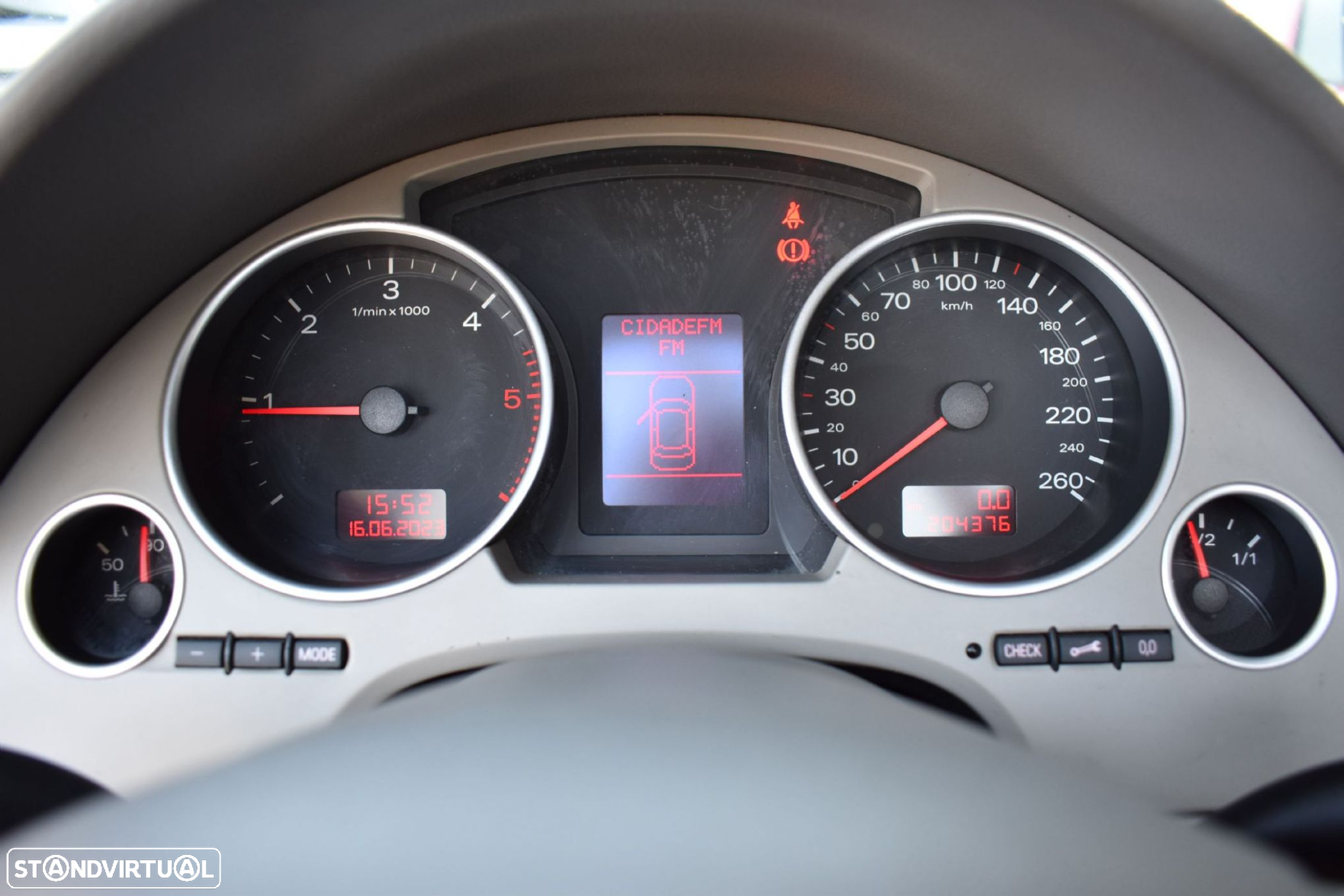 Audi A4 Cabrio 2.0 TDi Sport - 37