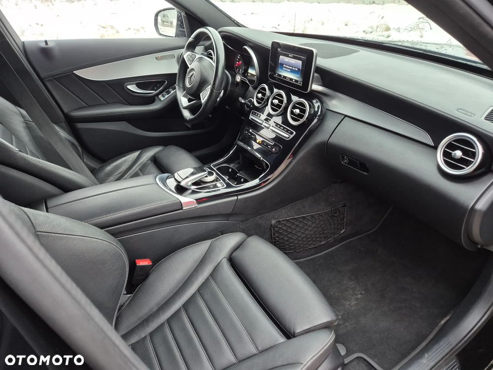 Mercedes-Benz Klasa C 220 d 4Matic 7G-TRONIC - 11