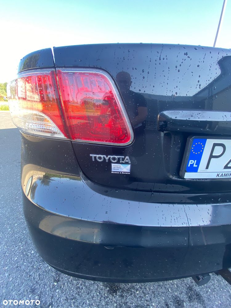 Toyota Avensis - 10