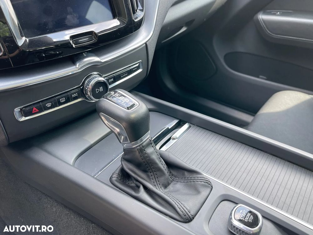 Volvo XC 60 D4 AWD Momentum - 11