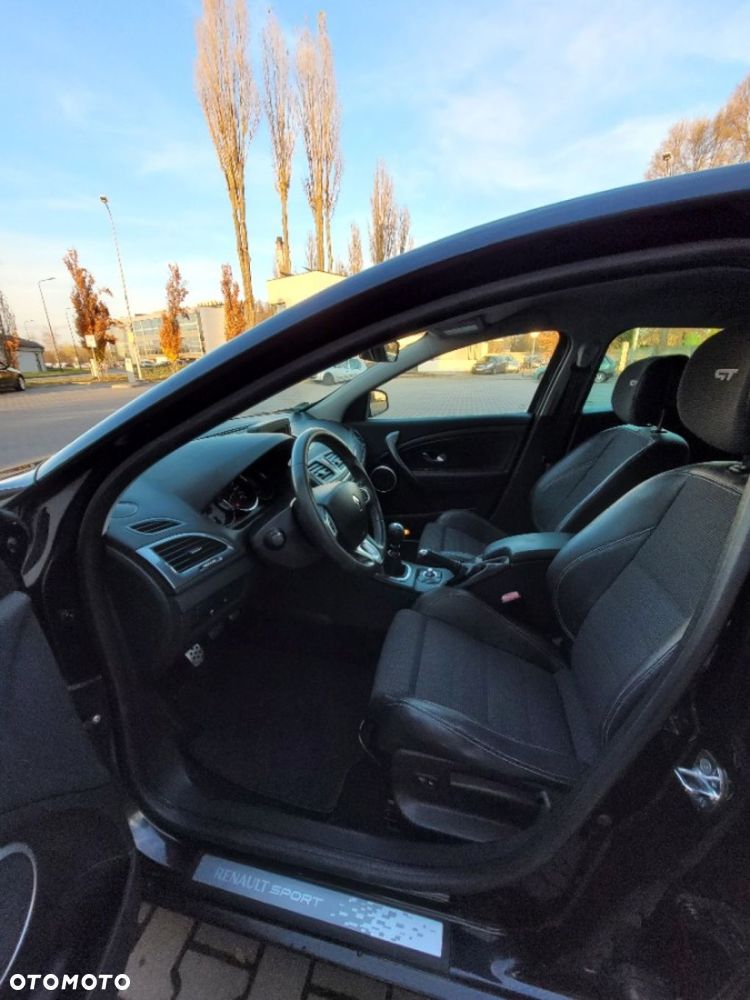 Renault Megane TCe 180 GT - 12