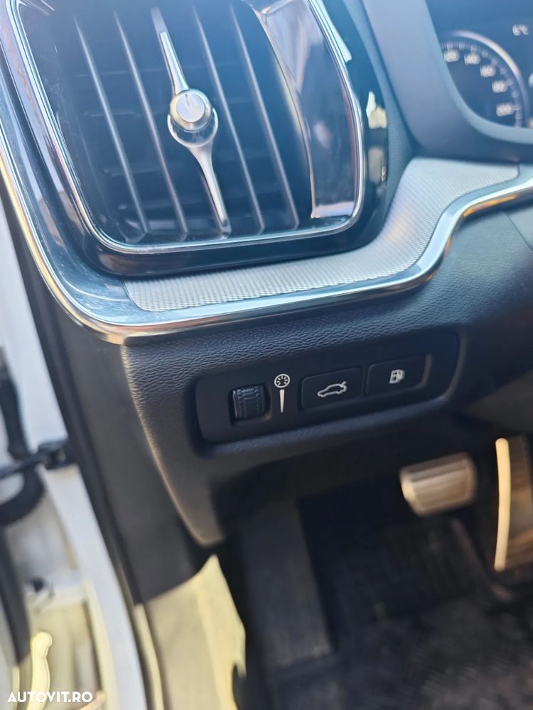 Volvo V60 Recharge T6 AWD AT Core - 10