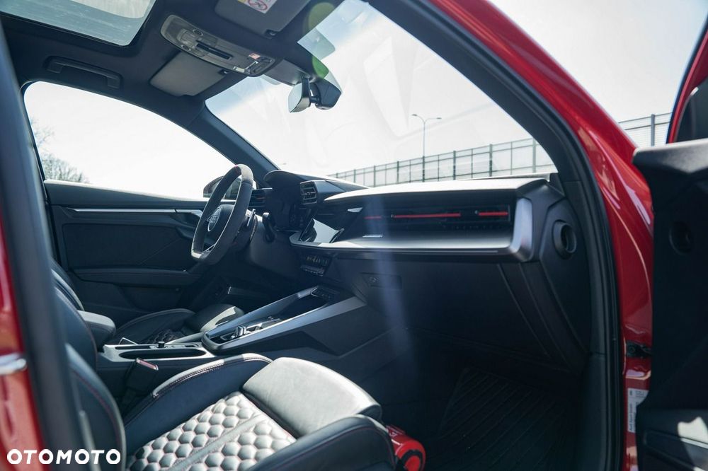 Audi RS3 Limousine - 24