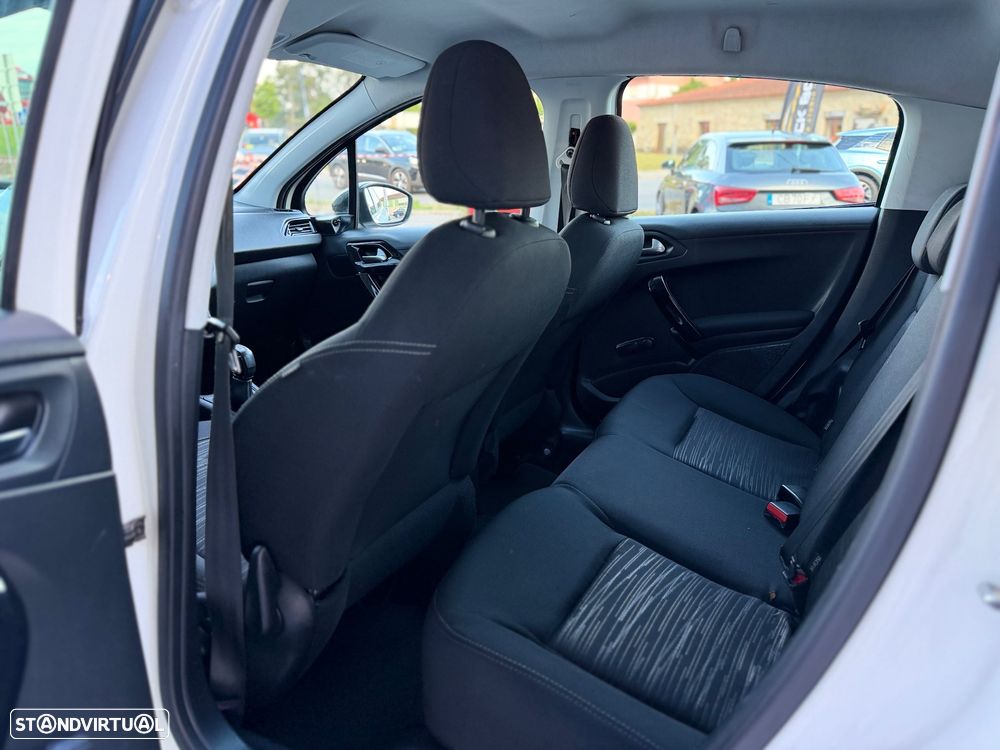 Peugeot 208 1.6 BlueHDi Style - 14
