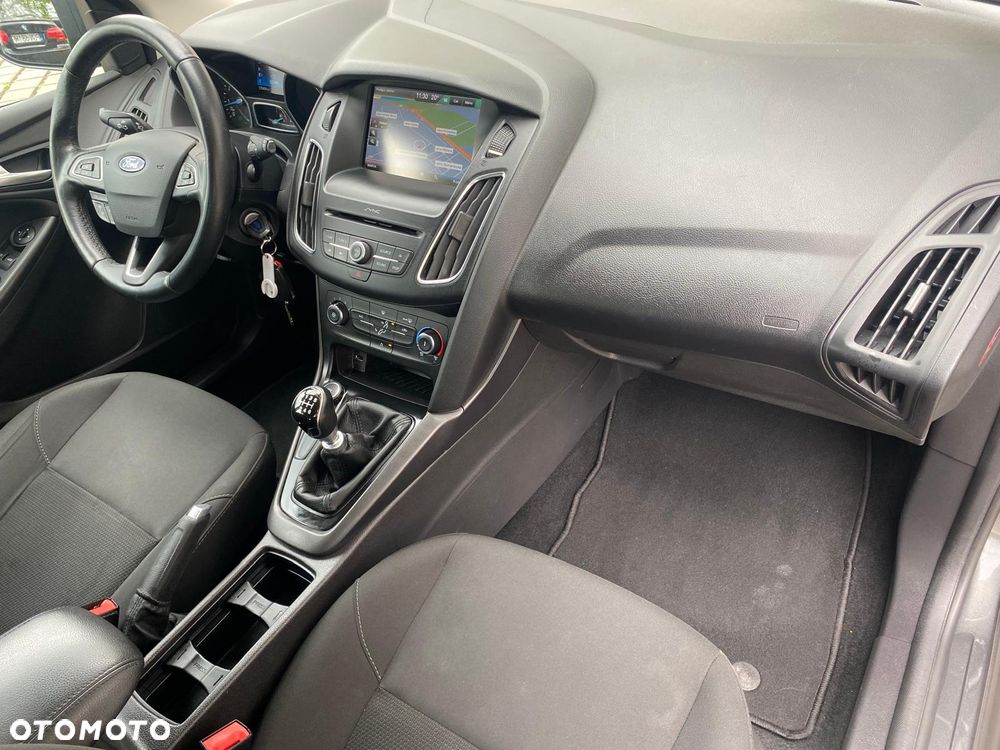 Ford Focus 1.0 EcoBoost Titanium - 28