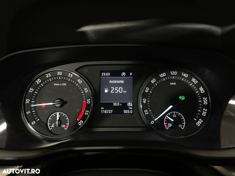 Skoda Octavia 2.0 TDI DSG Ambition - 27