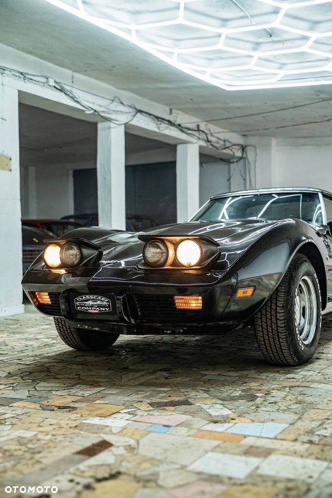 Chevrolet Corvette - 23