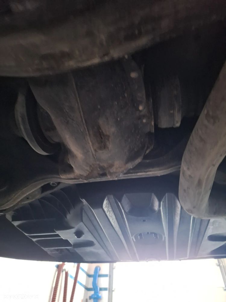 Mercedes-Benz Klasa E 220 CDI Classic DPF - 31