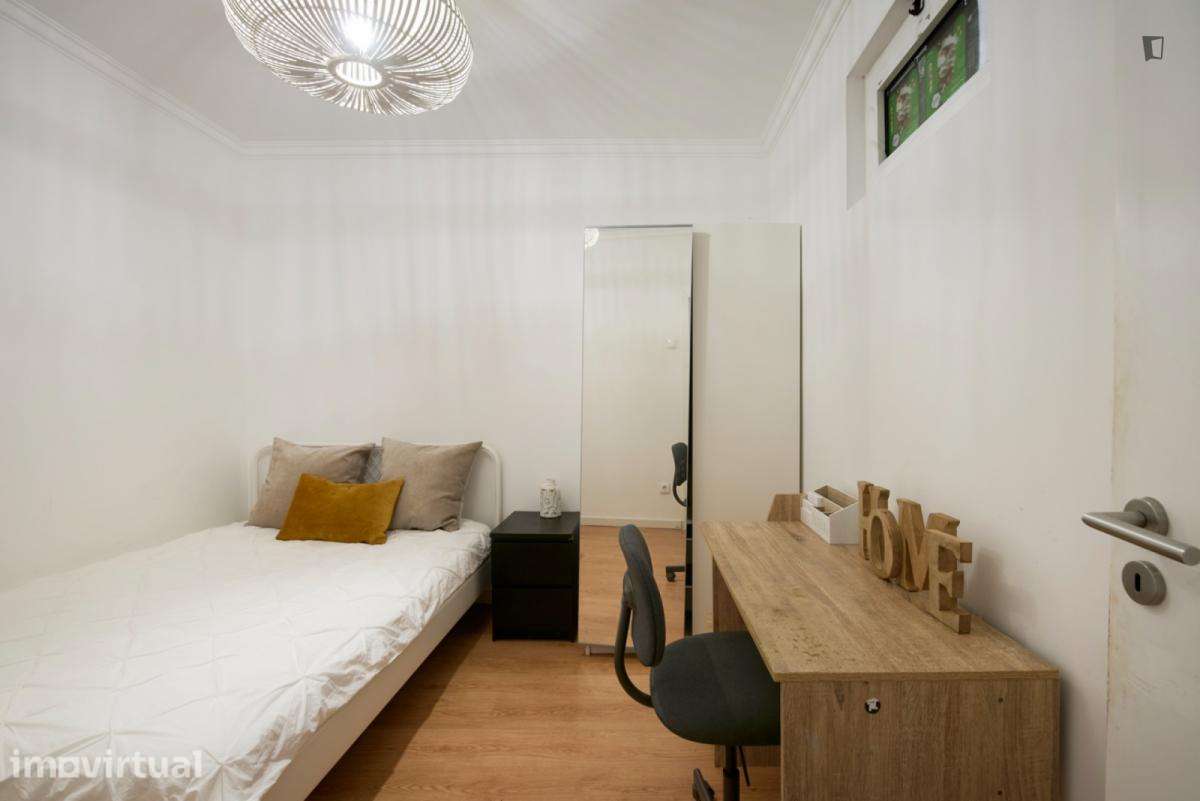 Quarto - localizado em Arroios Lisbon - Grande imagem: 2/12
