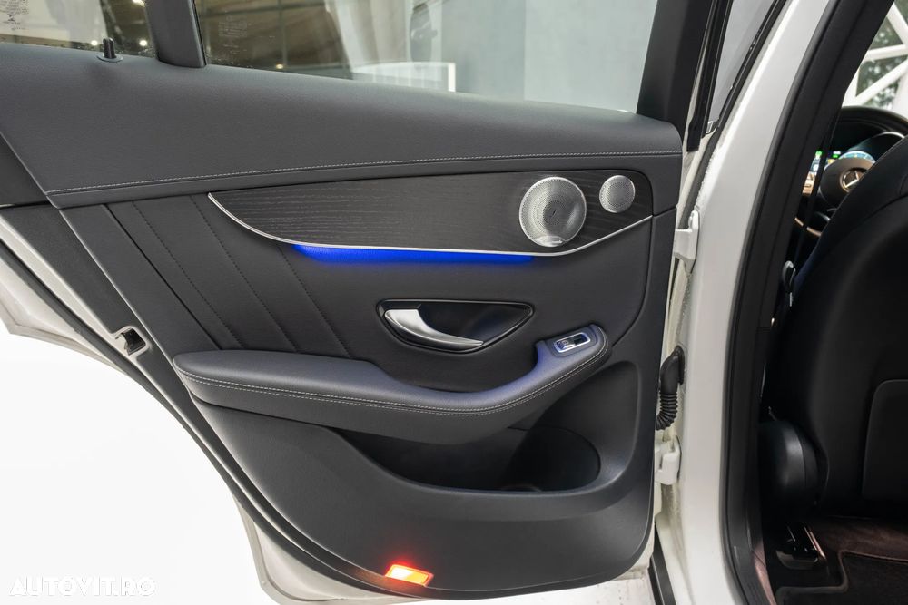 Mercedes-Benz GLC Coupe 300 4MATIC MHEV - 25