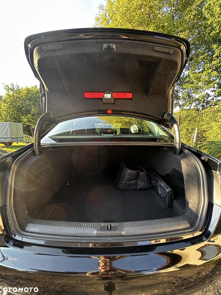 Audi A4 Limousine - 4