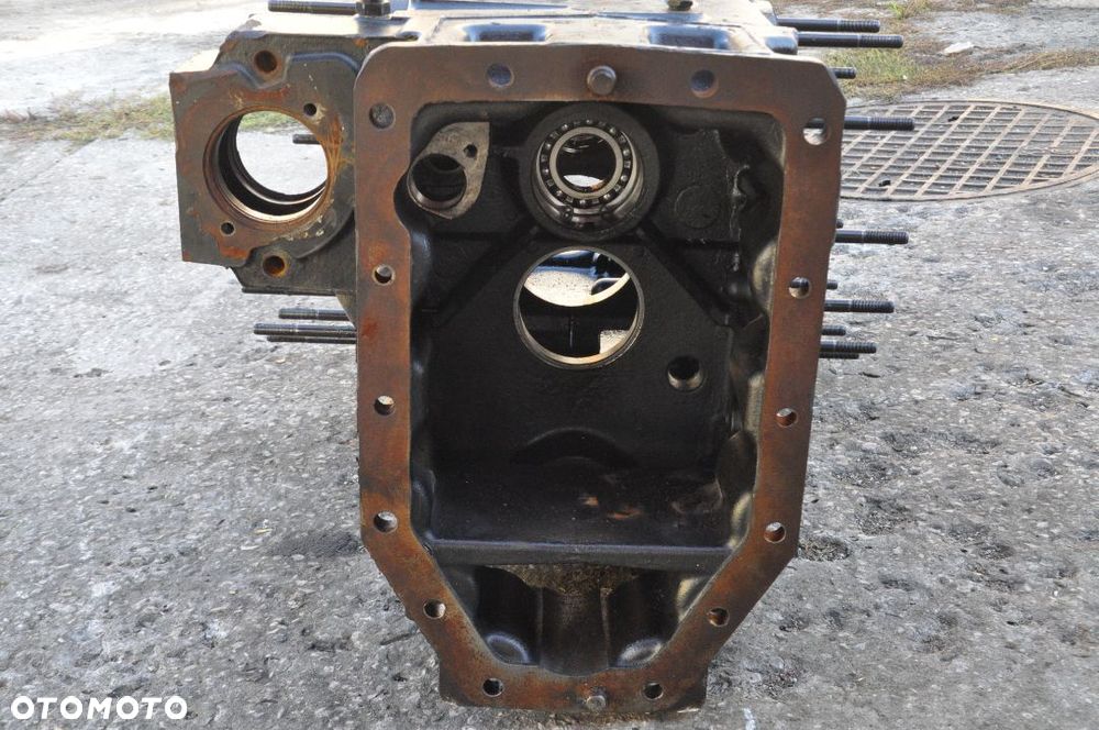 OBUDOWA TYLNEGO MOSTU NEW HOLLAND T7 140 165 170 200 225 NR 84210527 - 4