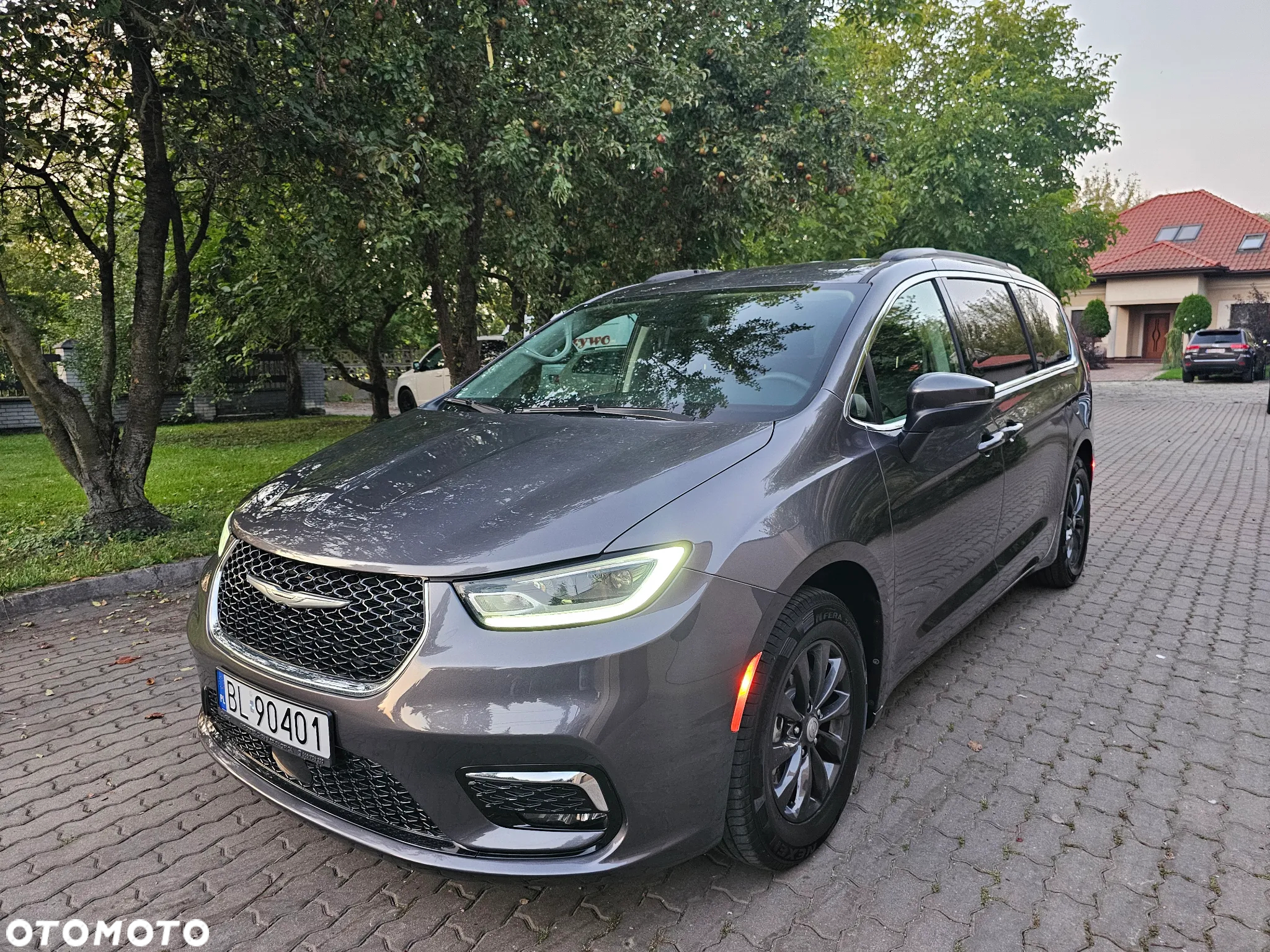 Chrysler Pacifica - 30