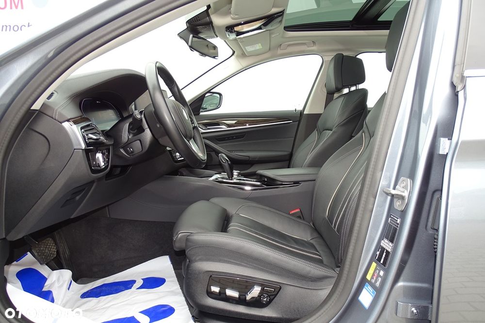BMW Seria 5 530e xDrive Luxury Line sport - 18