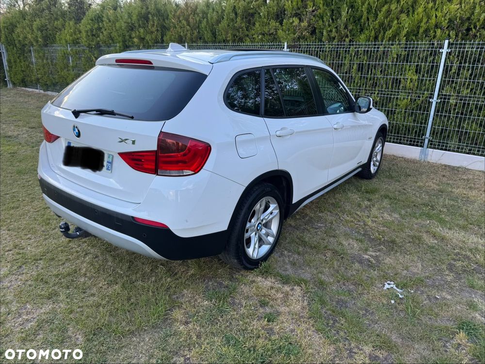 BMW X1 xDrive18d - 11
